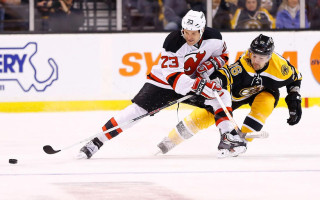 Latviešu darba zirgi pie NHL durvīm