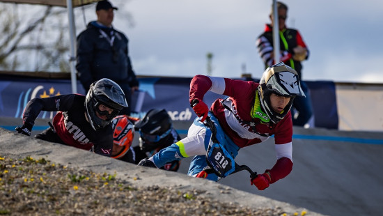 Izcilais Apels pārliecinoši uzvar BMX Eiropas kausa trešajā posmā