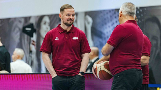 Latvijas sieviešu basketbola izlases galvenā trenera amatā izraudzīts Rožlapa