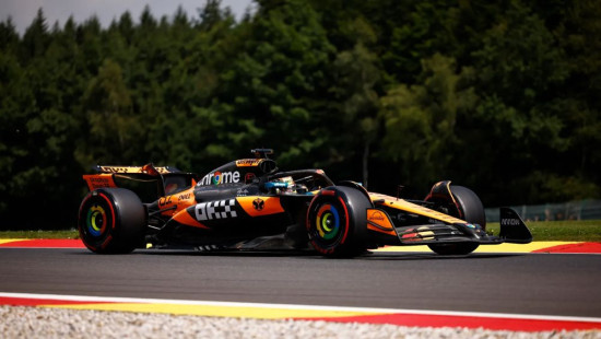 Piastri ar izcilu apli kļūst par Beļģijas GP sprinta kvalifikācijas uzvarētāju