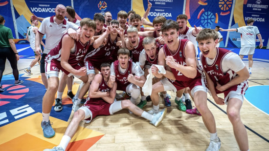 Latvijska reprezentanca U18 izločila Litvo na evropskem prvenstvu, sledi četrtfinale z Nemčijo