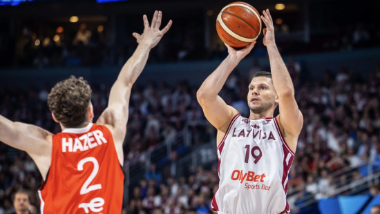 Latvijska košarkarska reprezentanca se bo v dvoboju z Estonijo borila za prvo zmago na EuroBasket 2025