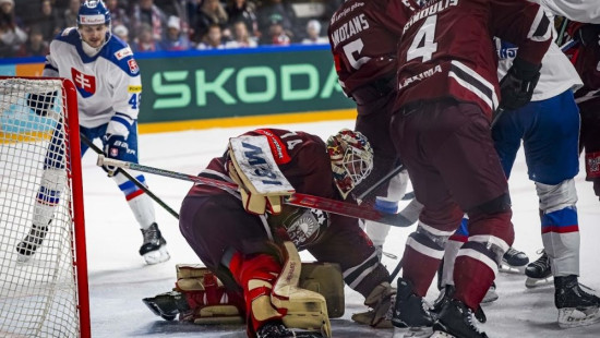 Latvijas hokejisti izglābjas pamatlaika beigās, bet "Kaufland" kausu noslēdz ar zaudējumu