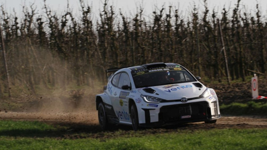 Joss Verstapens titula aizstāvēšanu sāk ar trešo vietu, uzvar bijušais WRC pilots