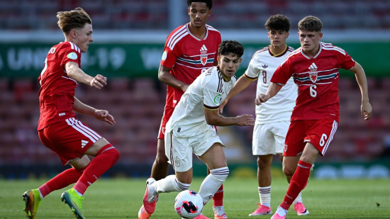 "Euro U19" finālturnīrs iesākas ar mājinieku 0:7 un vēl vienu septiņu vārtu spēli