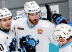 KHL spēlētāji noorganizē Ziemassvētku uguņošanu ar 10 ripām