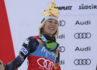 Šifrina kļūst par PK visu laiku titulētāko kalnu slēpotāju sieviešu konkurencē