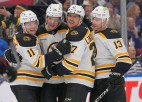 NHL līdere "Bruins" pirms pārtraukuma pārtrauc zaudējumu virkni