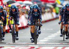 "Vuelta a Espana" sākas ar "DSM-Firmenich" uzvaru komandu braucienā