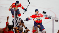 Tkačaks triumfē NHL pusfinālu vārtu topā