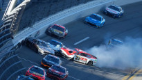 NASCAR sacīkstēs "Daytona 500" pirms finiša notiek divas masveida avārijas
