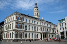 No 11. janvāra Rīgas iedzīvotājus aicina pieteikties latviešu valodas bezmaksas attālinātiem kursiem