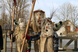 Turaidas muzejrezervāts aicina uz brīvdabas izstādi “Gadskārtu svētki – Meteņi – jauna gada sākums”