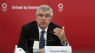 Bahs: "Līdz olimpisko spēļu startam varētu būt vakcinēti vairāk nekā 80% dalībnieku"
