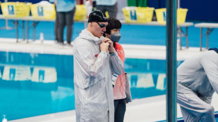 Parasportistam Semjonovam pirmais un trešais rezultāts IWAS sacensībās peldēšanā
