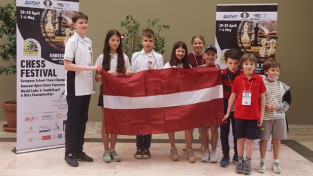 Diviem Latvijas kadetiem puspunkts līdz medaļai pasaules čempionātā šahā rapidā