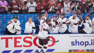 Latvijas hokejisti turpina uzvaras gājienu pasaules čempionātā