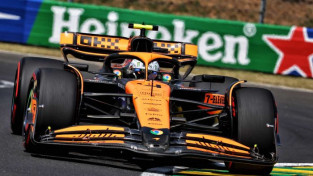 "McLaren" ar Norisu priekšgalā izcīna pirmo starta rindu Ungārijā