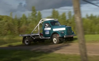 Video: Kā WRC komandu bosi sacentās ar "Gaz" rallija mašīnām?