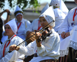 Trejdeviņos ieskaņas pasākumos visā Latvijā daudzinās  Starptautisko folkloras festivālu „Baltica 2015