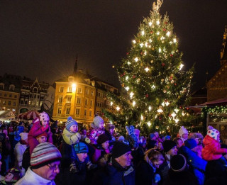 Pirmajā Adventē Rīgā tiks iedegta  svētku egle un sāks darboties Ziemassvētku tirdziņi