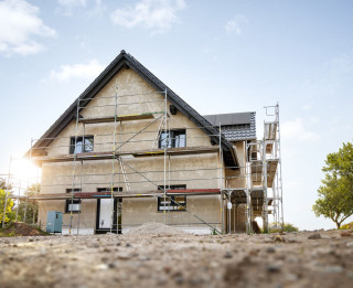 3 materiāli, kas pasargā būvi no mitruma un vēja