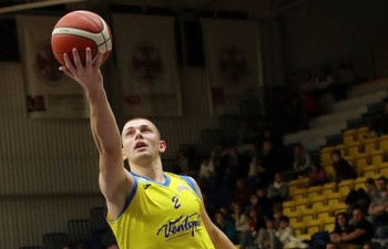 Ventspils snaiperi Tartu jūtas kā mājās – Ausējs ar astoņiem trejačiem kaldina uzvaru
