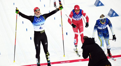 Klēbu nodrošina Norvēģijas uzvaru komandu sprintā, sievietēm zeltu izrauj Vācija
