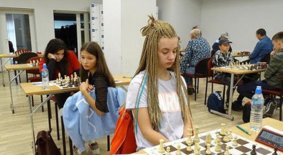 Anastasija Parhomenko ziemas nedzirdīgo olimpiskajās spēlēs izcīna zelta medaļu šaha ātrspēlē