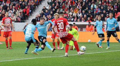 Čehi tuvina Leverkūzeni pirmjam Bundeslīgas titulam, Dortmunde atspēlējas