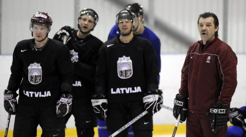 Znaroks un viņa gvarde.
Foto: Romāns Kokšarovs, Sporta Avīze, f64