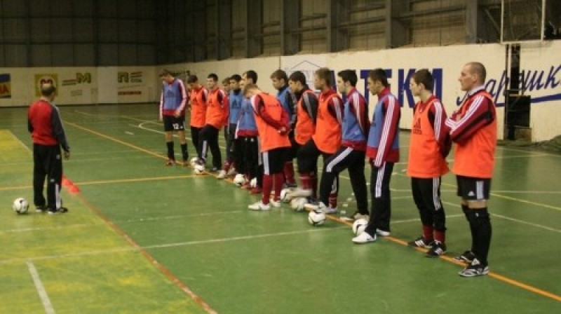 Latvijas telpu futbolisti treniņa laikā Varnā
Foto: LFF