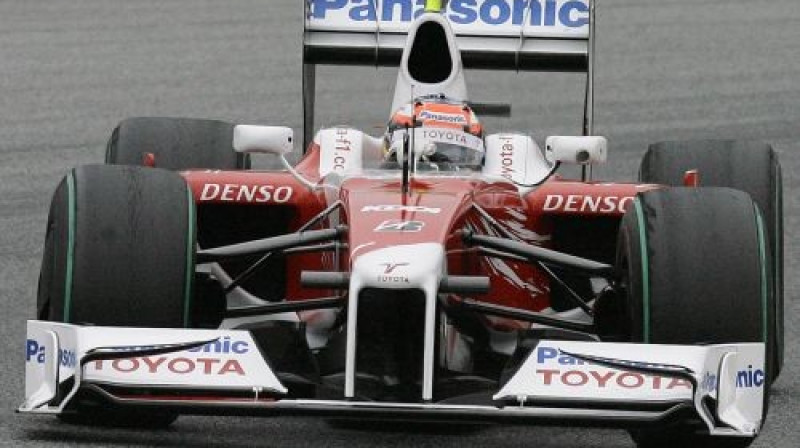 Jācer, ka "Toyota" sezonas vidū neaizies no F-1
Foto: AFP