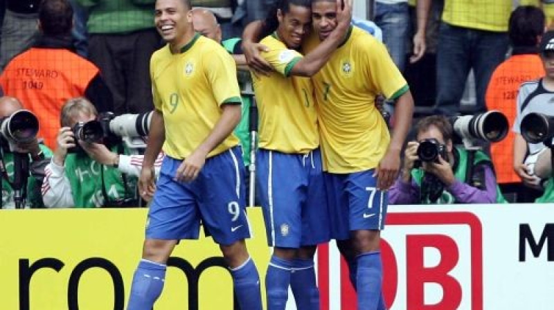 Ronaldo, Ronaldinju un Adriano - neviens no viņiem nav izsaukts uz izlasi
Foto: digitale