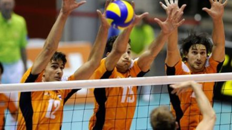 Nīderlandes spēlētāji blokā
Foto: www.fivb.org