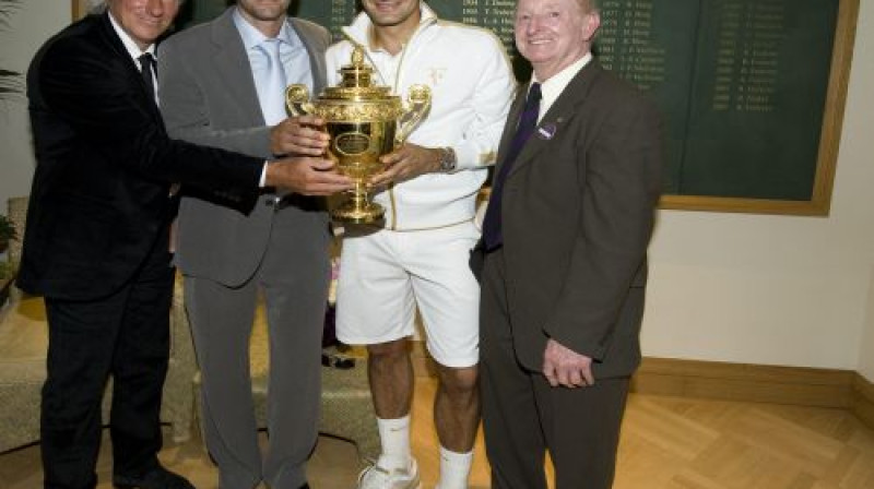 No kreisās: Bjorns Borgs, Pīts Samprass, Rodžers Federers un Rods Leivers
Foto: AP