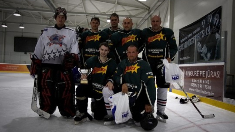 4. posma uzvarētāji un līderi kopvērtējumā, komanda ''Mežoņi''
Foto: Jānis Spigovskis, UHL