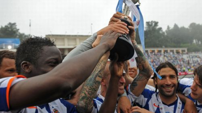 "Porto" futbolisti pēc triumfa Portugāles čempionātā
Foto: AFP