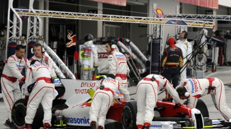 Iespējams, "Toyota" komanda nākamgad F-1 nebrauks...
Foto: AFP/Scanpix