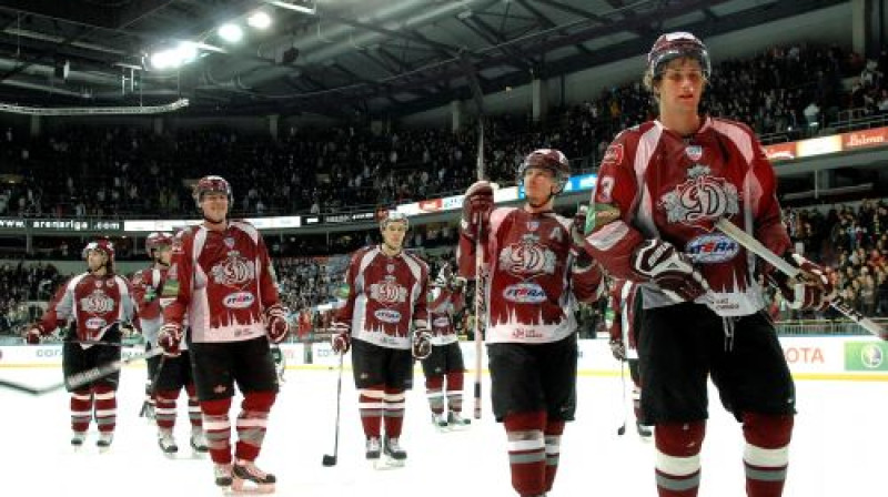 Rīgas ''Dinamo'' hokejisti
Foto: Romāns Kokšarovs, Sporta Avīze, f64