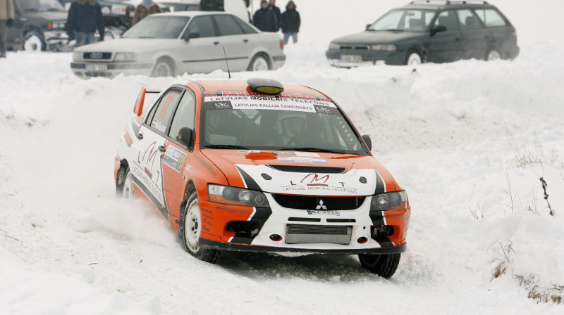 Māris Neikšāns/Raivis Jansons rallijā "Halls Winter Rally" izcīnīja otro vietu
Foto: Jānis Barbars, www.rallyemotions.net