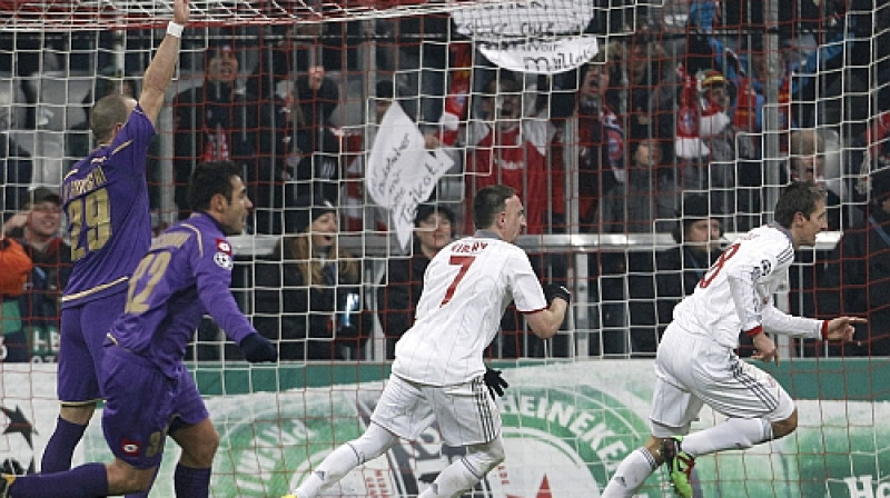 "Bayern" priecājas, "Fiorentina" protestē pēc Miroslava Klozes vārtiem.
Foto: Reuters/Scanpix