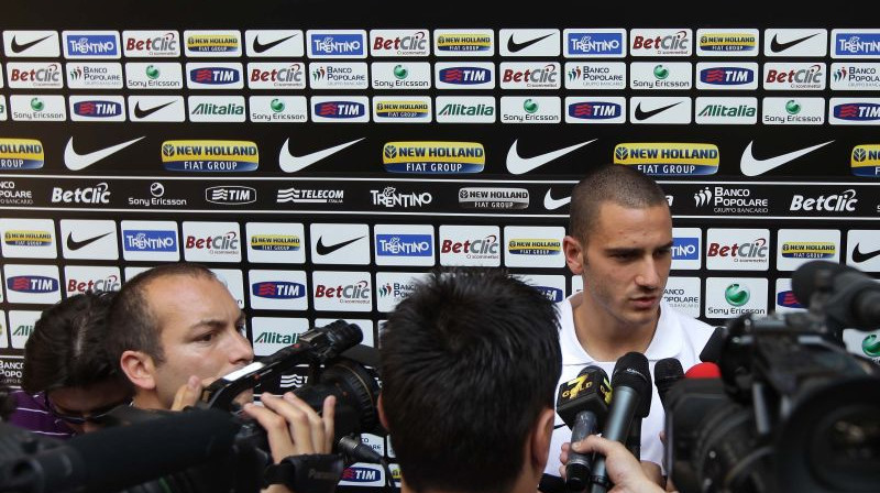 Leonardo Bonuči žurnālistu ielenkumā
Foto: Digitale/Scanpix