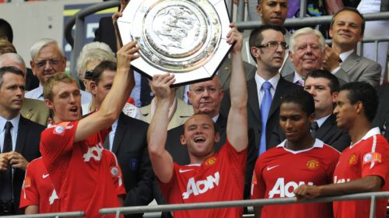 "Manchester United" futbolisti ar "Community Shield" trofeju
Foto: AP/Scanpix