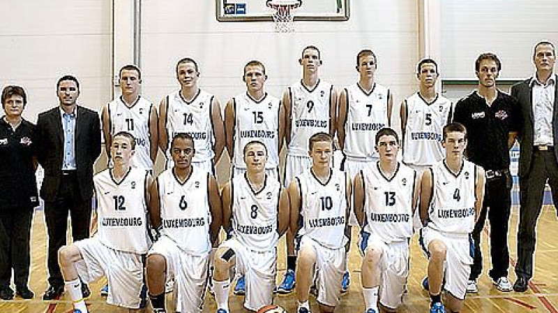 Luksemburgas izlase U-16 B divīzijas čempionātā prata pārspēt Rumānijas, Beļģijas un Igaunijas vienaudžus.
FOTO: www.fibaeurope.com