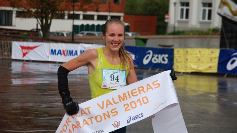 D. Lina arī laboja Valmieras maratona rekordu. Līdzšinējais Valmieras maratona rekords sievietēm bija uzstādīts 2009. gadā, kad Irīna Štūla-Pankoka 42,195 kilometru distancē finišēja ar...