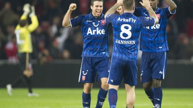 ''FC Twente'' spēlētāji līksmo pēc uzvaras
Foto: AFP/Scanpix