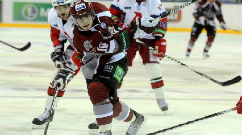 Lauris Dārziņš bija ļoti tuvu skaistam vārtu guvumam!
Foto: Romāns Kokšarovs, Sporta Avīze, f64