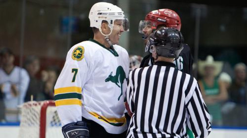 Austrāliešiem uz formas tērpa attēlots ķengurs
Foto: iihf.com