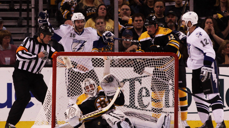 Tedijs Pursels (16) iemet trešo ripu "Bruins" vārtos
Foto: AFP/Scanpix